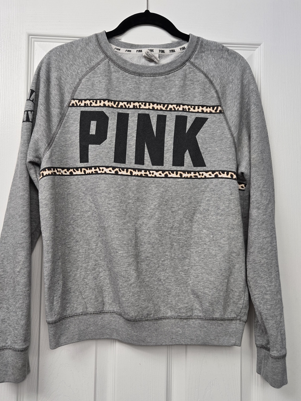 PINK Victoria's Secret Women Small Gray Leopard Animal Print Crewneck Sweatshirt